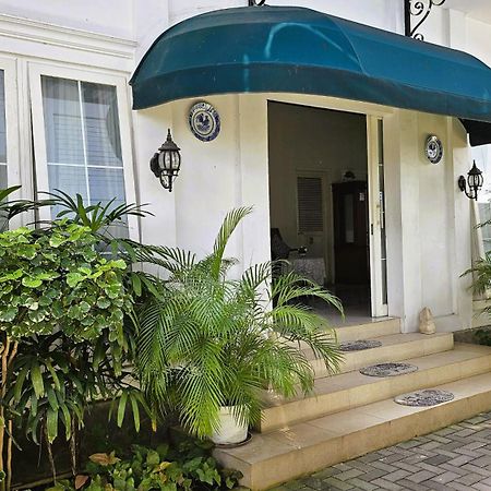 Surokarsan 9 House Yogyakarta Hotel Exterior photo