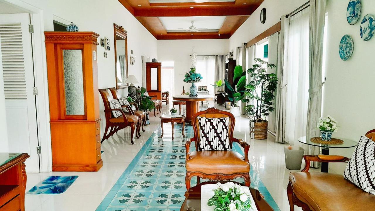 Surokarsan 9 House Yogyakarta Hotel Exterior photo