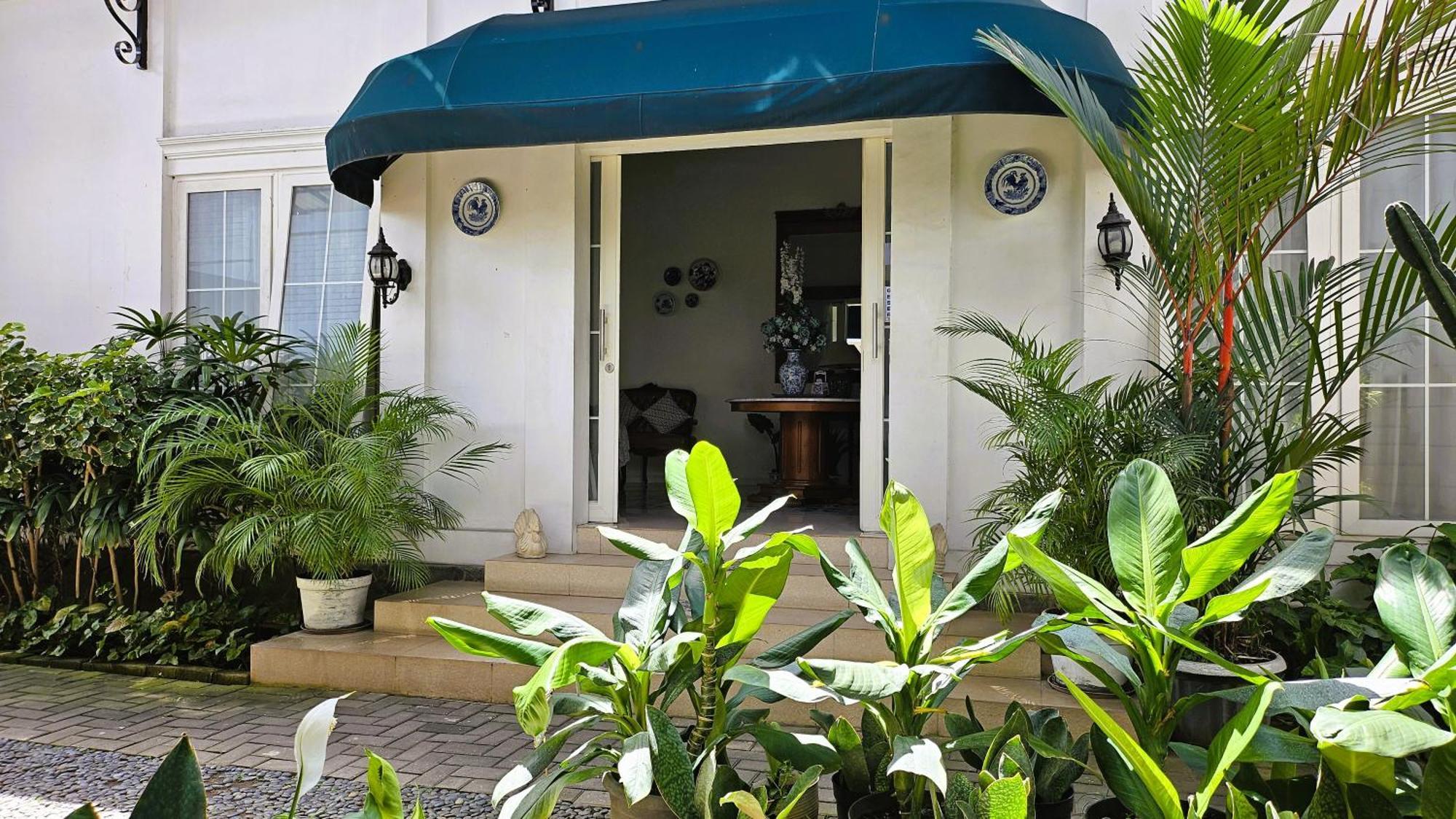 Surokarsan 9 House Yogyakarta Hotel Room photo