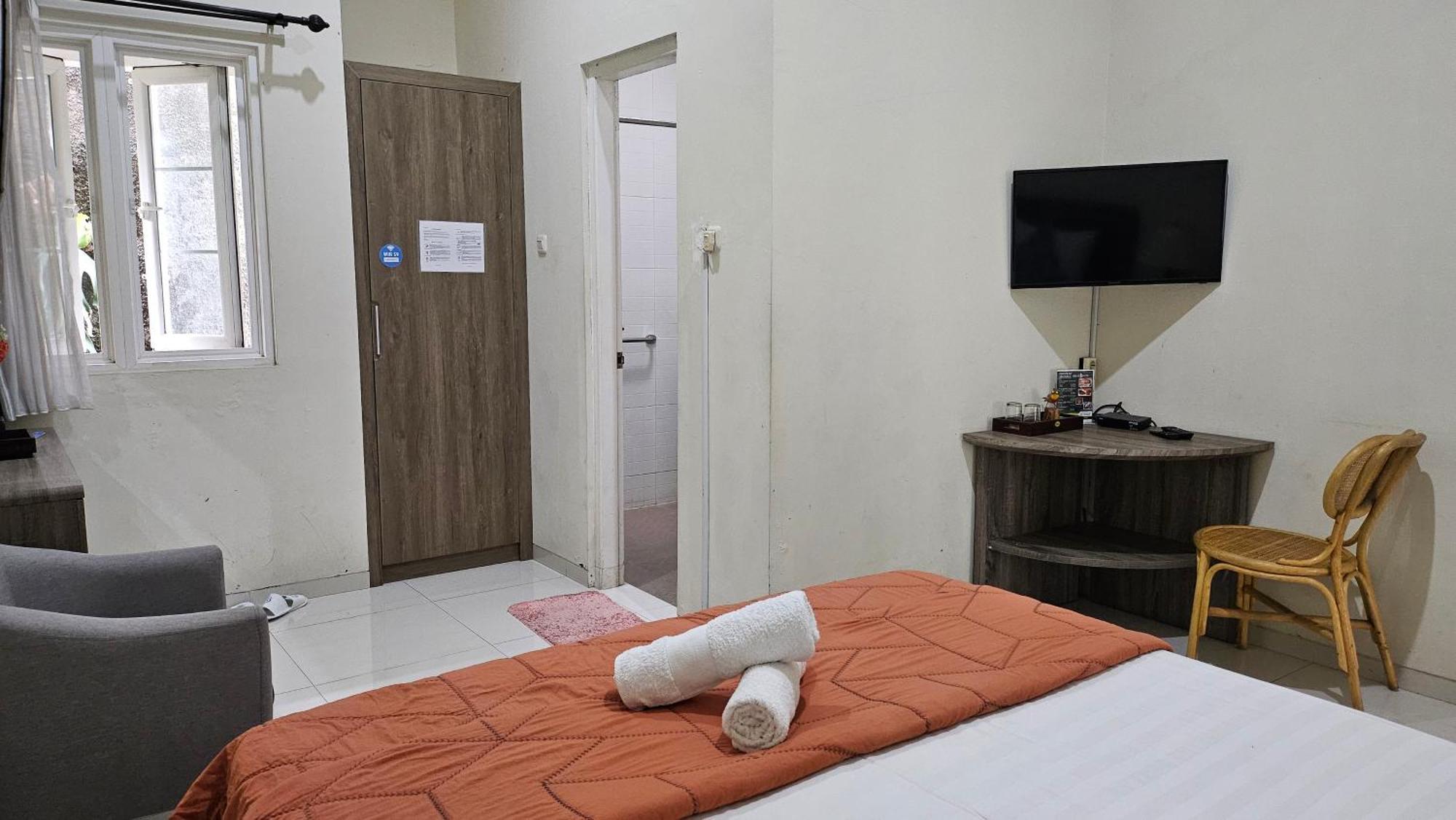 Surokarsan 9 House Yogyakarta Hotel Exterior photo